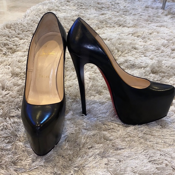 Heels - Picture 3 of 12